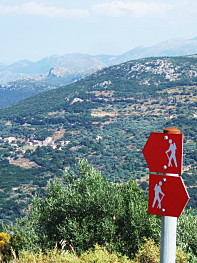 photo: hiking-signes